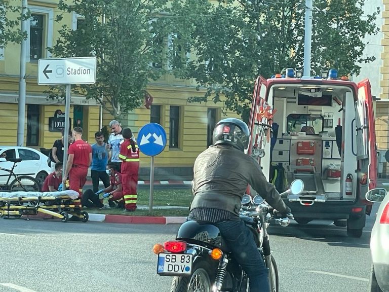 Biciclist accidentat de un autoturism pe Calea Dumbrăvii