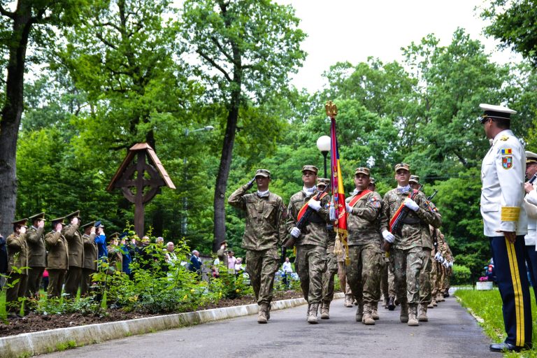 Depuneri de coroane, mâine, în memoria Eroilor Neamului
