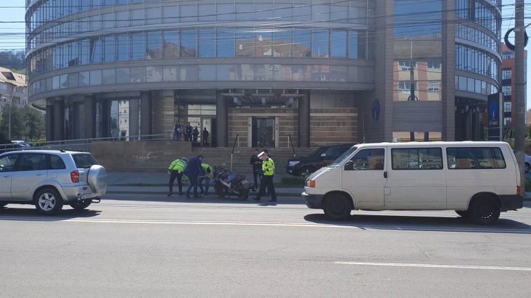 Motociclist accidentat de un autoturism pe Şoseaua Sibiului din Mediaş