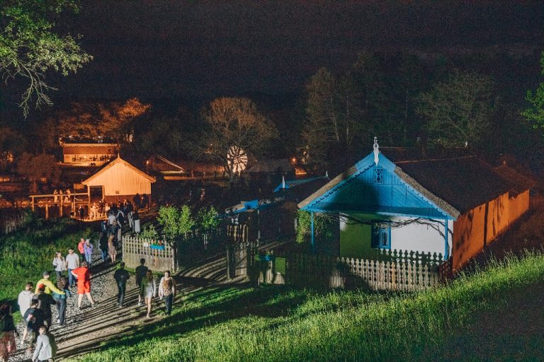 Peste 11.000 de vizitatori în Muzeul ASTRA într-o noapte