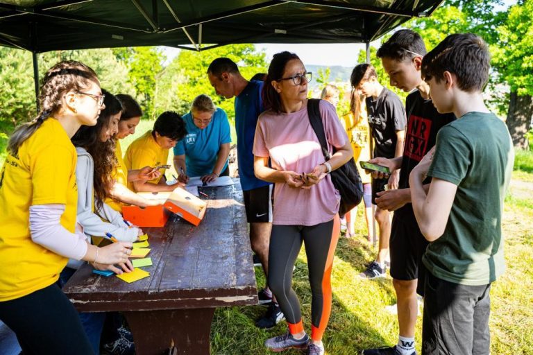 FOTO Peste 150 de alergători au participat la Crosul Primăverii