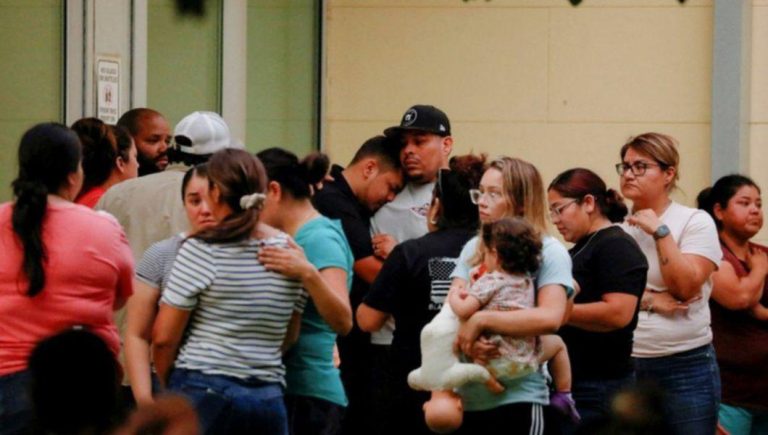 5 răniți în urma unui atac armat într-un cimitir din SUA