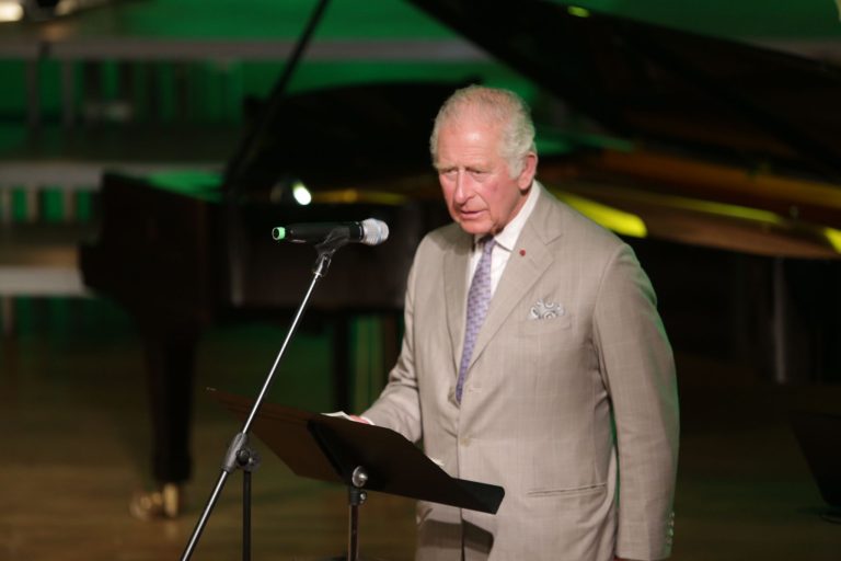 Va renunța Regele Charles la tron? Care sunt scenariile