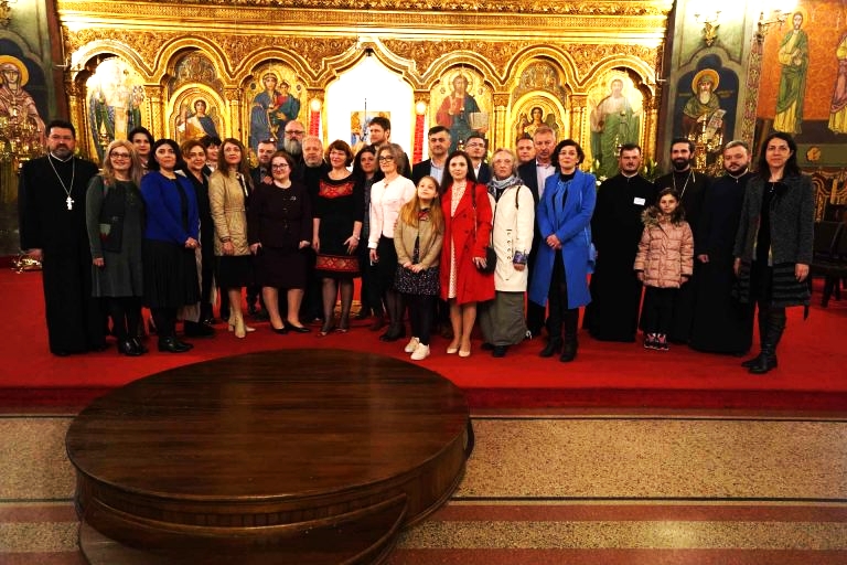 ULBS le-a oferit tablete și rucsacuri premianților de la Olimpiada de Religie Ortodoxă