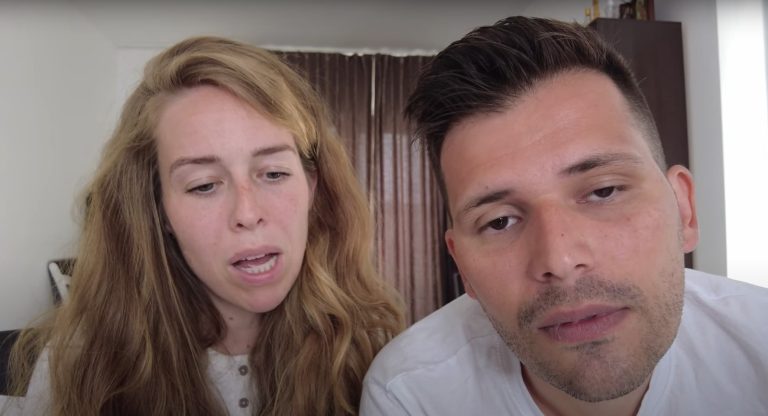 Vloggerii George și Claire dau cu noroi în orașul Sibiu. „De ce plecăm din Sibiu?”