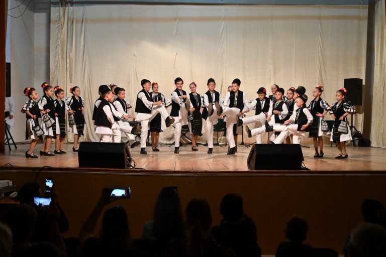 Spectacole și expoziții de artă tradițională, la Festivalul „Obiceiuri și Tradiții” de la Sibiu