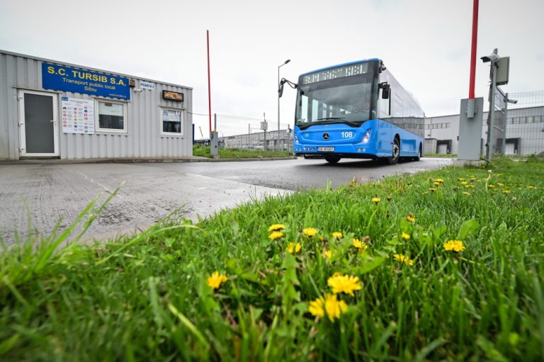 Tursib continuă preschimbarea cardurilor de abonamente