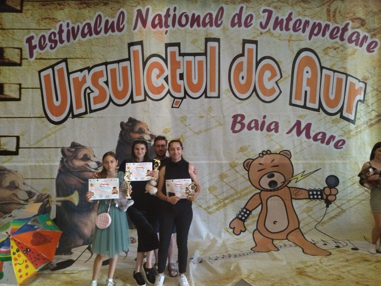 „Ursulețul de Aur” de la Baia Mare le-a adus premii elevilor de la Școala Populară din Sibiu