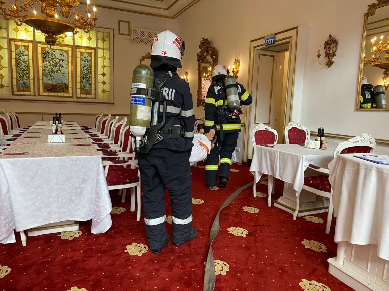 FOTO Incendiu simulat la un hotel din Sibiu
