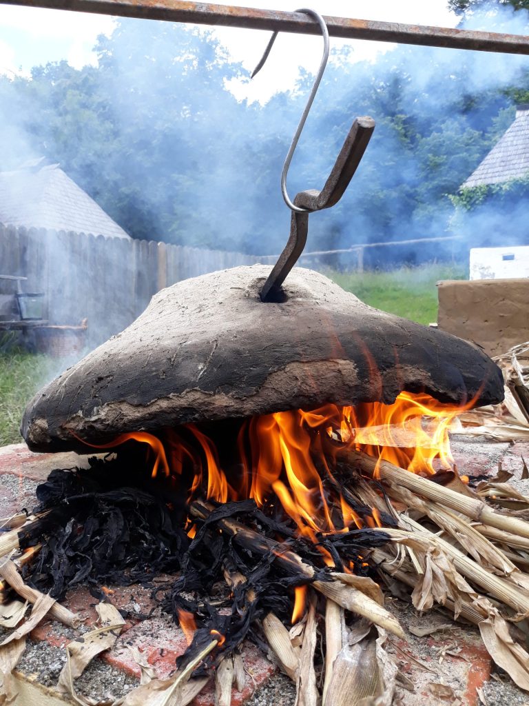 Jocuri și bucate oltenești, în Muzeul din Dumbrava Sibiului