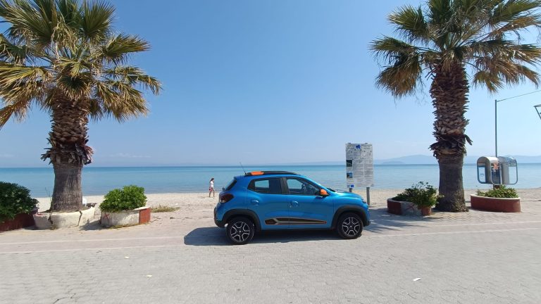 Românul care a mers gratis cu maşina electrică până în Grecia: „Sper să vă fie de ajutor“