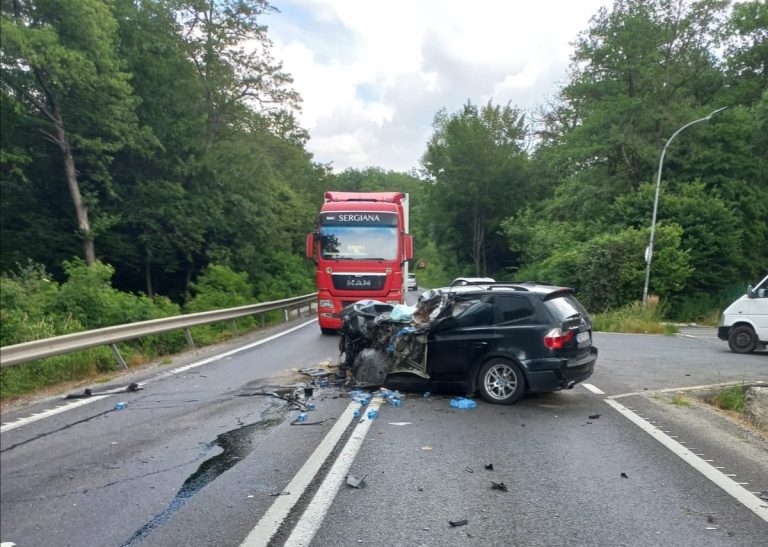 FOTO O femeie și-a pierdut viața într-un accident rutier în zona Fântânița Haiducului