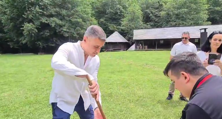 VIDEO| Ambasadorul Israelului în România, la ceaun în Muzeul ASTRA