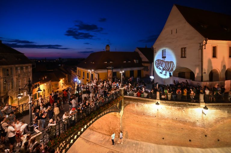 FOTO FITS, la jumătatea ediției. Regizorul-coregraf Răzvan Mazilu: „Teatrul se face pentru oameni. E cu oameni, pentru oameni”