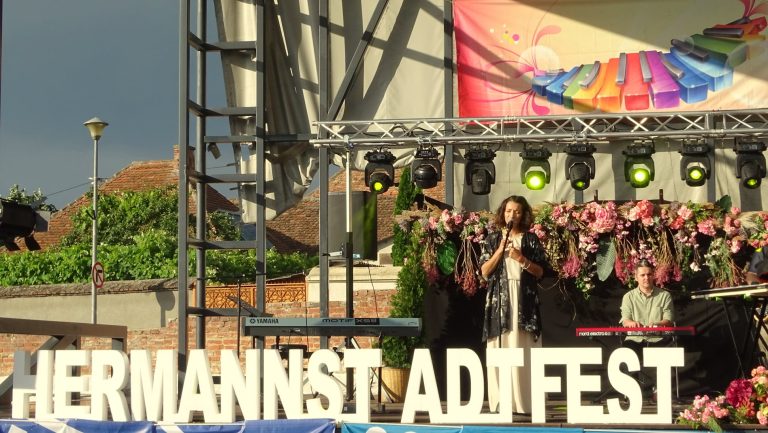 Peste 100 de tineri artiști se întrec la HermannstadtFest, în Piața Habermann