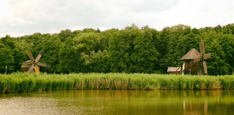 Copiii vor învăța cum se fac oalele de lut, matrițele de turtă dulce și pâinea, în Muzeul ASTRA