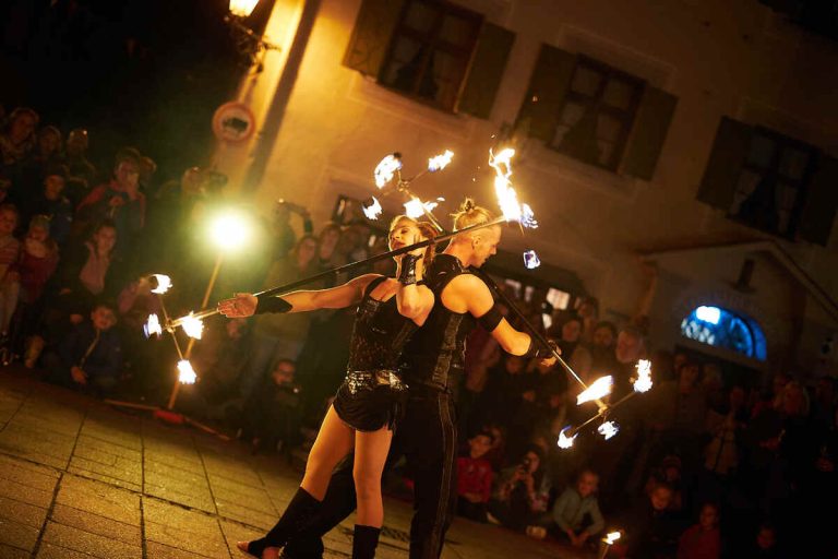 Premieră mondială, la FITS: primul spectacol de teatru transmis live pe TikTok