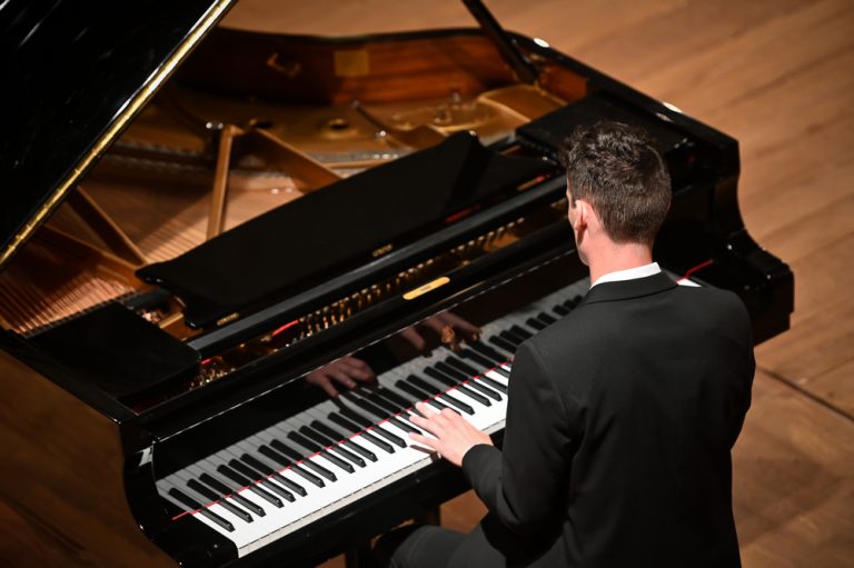 Concursul de Pian „Carl Filtsch” revine la Sibiu. Premii de 10.000 de euro pentru tinerii muzicieni