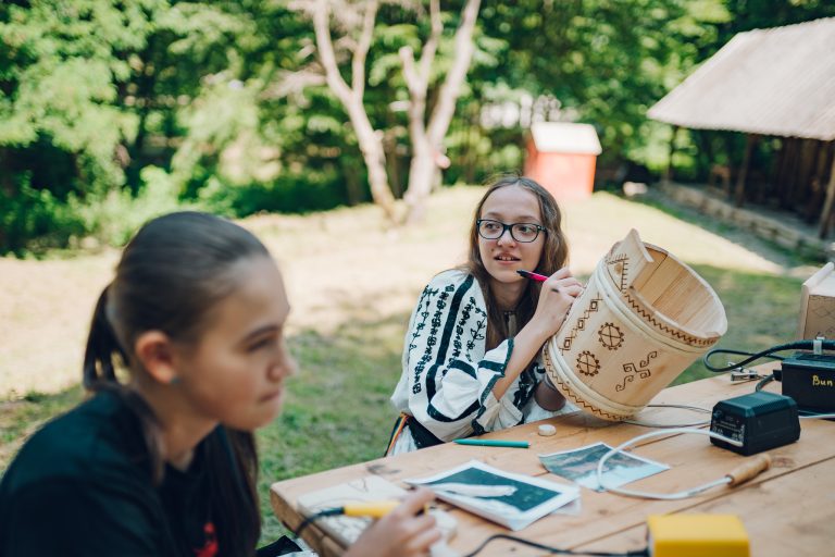 Olimpiada „Meșteșuguri artistice tradiționale” și-a desemnat câștigătorii. 60 de Premii I, acordate în acest an