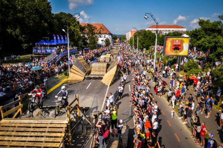 Bulevardul Corneliu Coposu va fi închis parțial pentru desfășurarea Red Bull Romaniacs