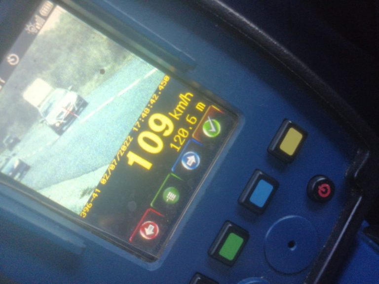 Zeci de șoferi sanționați pentru viteză pe drumul dintre Sibiu și Agnita