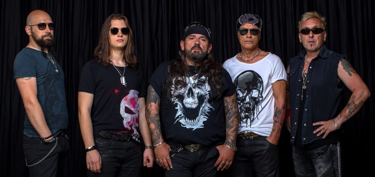 Astăzi, la FITS: concert Cargo, spectacole de circ contemporan și noi stele pe Aleea Celebrităților