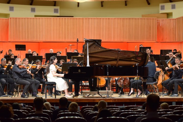 Concursul „Carl Filtsch” și-a desemnat câștigătorii. Rebecca Cojan a obținut Premiul cel mare