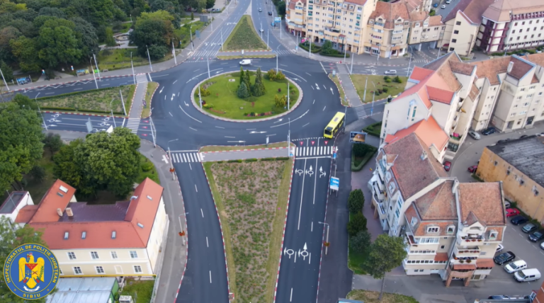 Polițiștii din Sibiu au realizat un videoclip în care explică șoferilor cum se circulă într-un sens giratoriu
