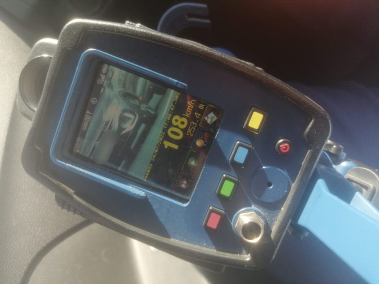 Câmpșor, strada vitezei. Trei șoferi, cu peste 100 km/ oră în doar 90 de minute