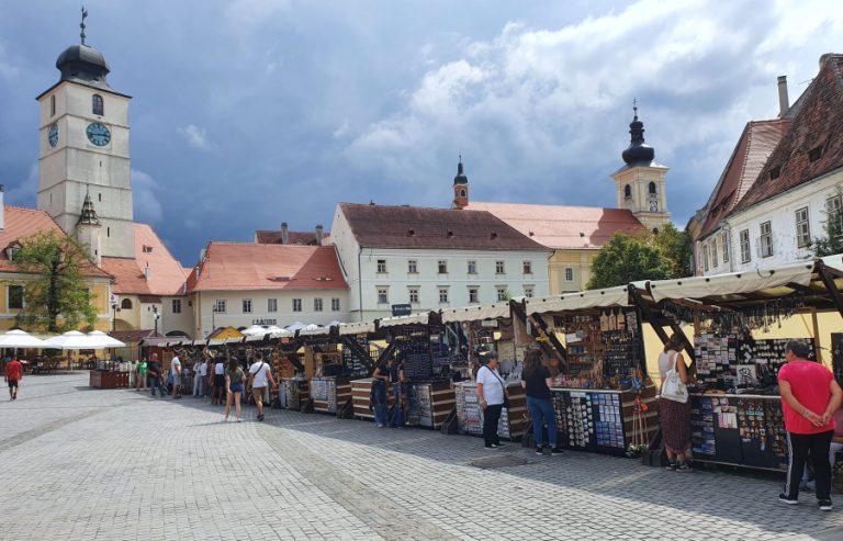 Primăria Sibiu anunță organizarea spațiilor comerciale pe domeniul public și le închiriază cu 2 lei mp pe zi