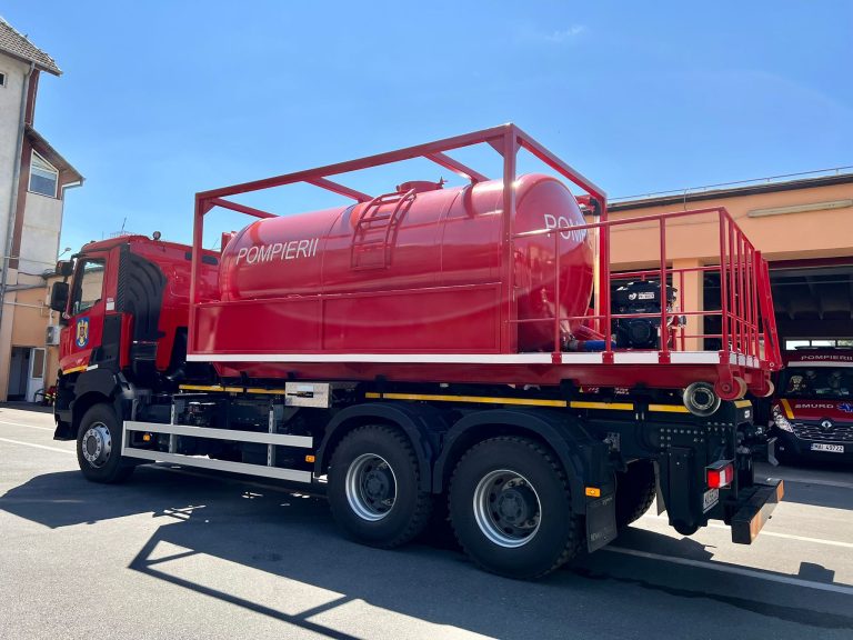 FOTO Cisternă de 10.000 de litri, în dotarea ISU Sibiu