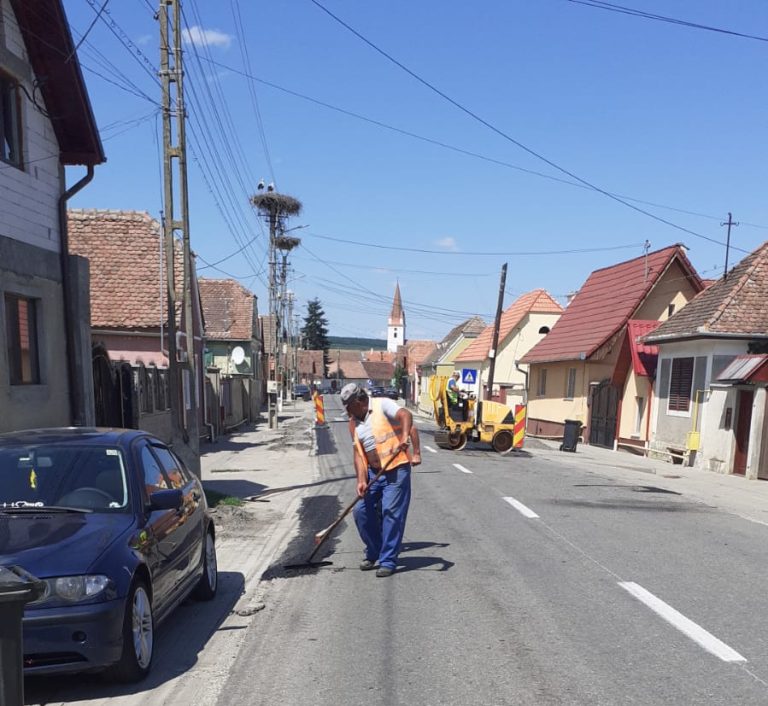 Drumuri și Poduri SA Sibiu continuă lucrările stabilite în cadrul Programului anual de reparații și întreținere a drumurilor județene
