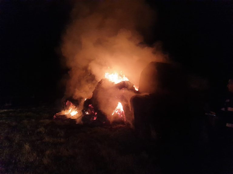 FOTO Două incendii stinse de pompierii sibieni, în Agnita și Dumbrăveni