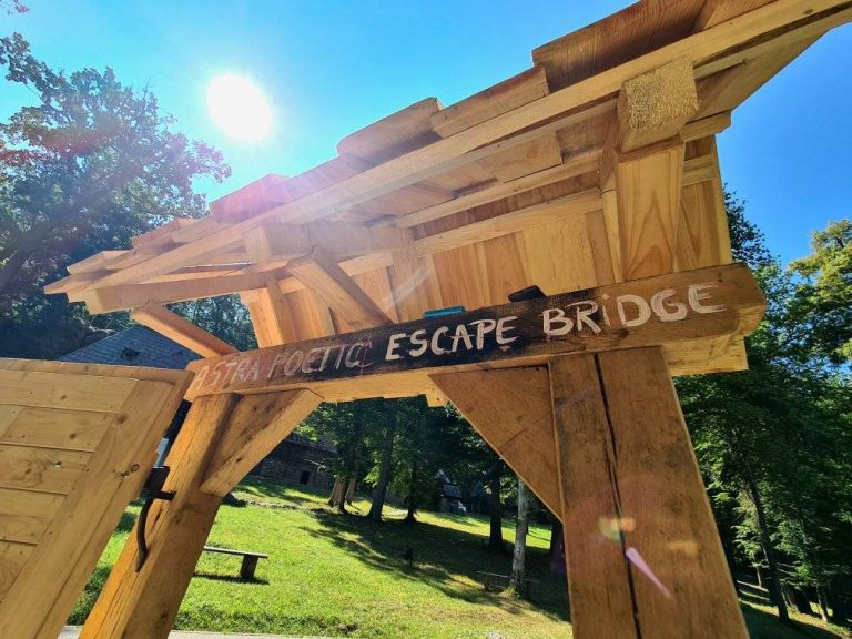 Pod cu versuri, inaugurat mâine în Muzeul din Dumbrava Sibiului