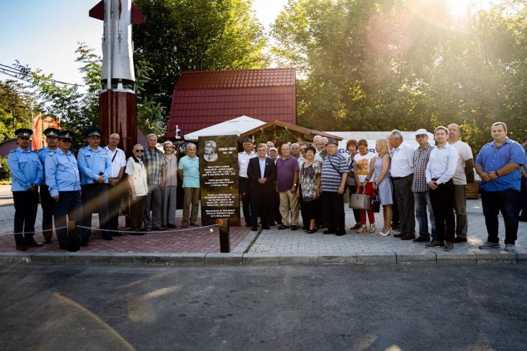 FOTO Placă comemorativă dedicată savantului Hermann Oberth, dezvelită la Mediaș