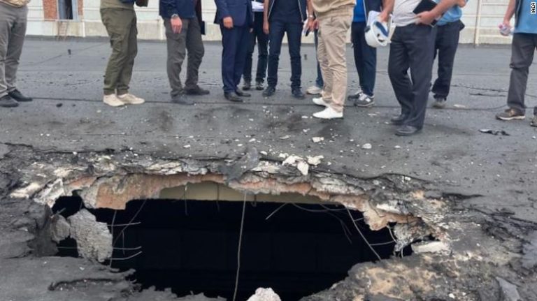 „Ne jucăm cu focul”, avertizează șeful AIEA, în timp ce organul de pază nucleară cere „zonă de siguranță” la uzina ocupată de ruși din Ucraina