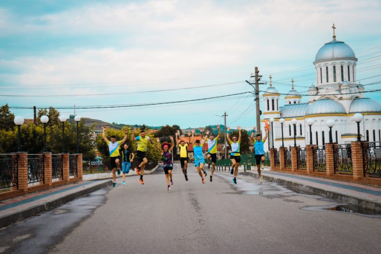 Crosul Agnitei de săptămâna viitoare strânge bani pentru modernizarea liceului din oraș