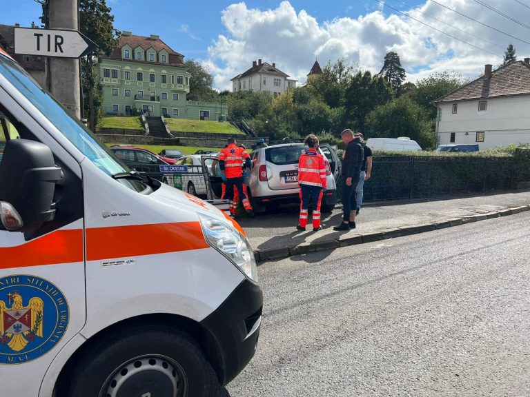 FOTO Patru autoturisme implicate într-un accident rutier, în Sibiu