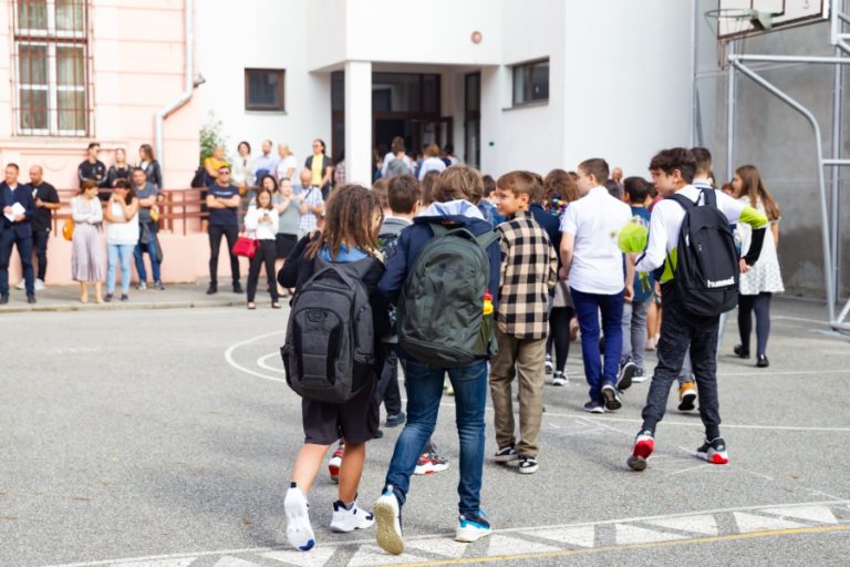 A doua etapă de admitere la liceu începe astăzi: Calendarul complet