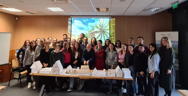 „Arhitectura vernaculară între tradițional și contemporan”, dezbătută la Muzeul ASTRA de studenți români și italieni