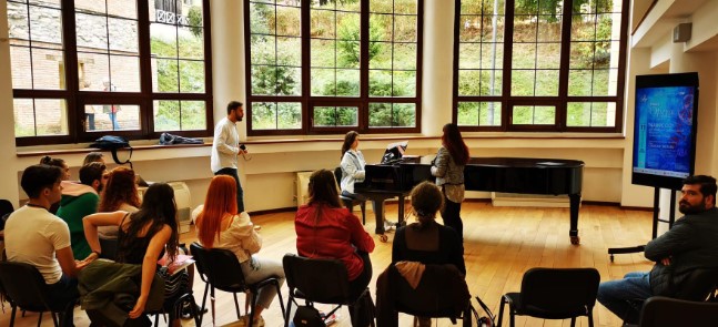 Lecții de canto de la baritonul Florin Estefan, la Sibiu Opera Festival