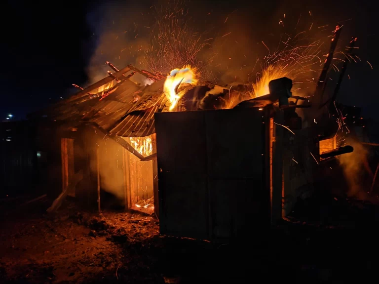 FOTO Șură distrusă în urma unui incendiu