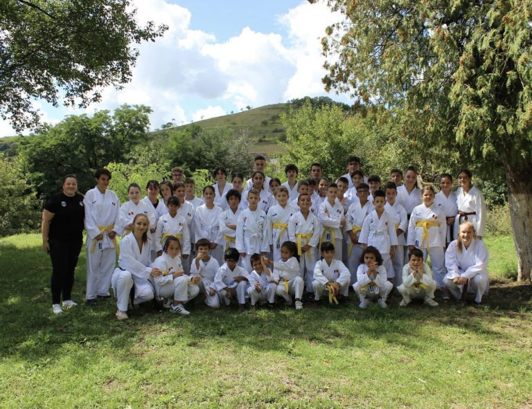 Karatiștii Ippon Mediaș s-au întors cu 18 medalii de la Open-ul Slovaciei