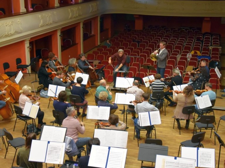 Sindicaliștii din cadrul Filarmonicii de Stat din Sibiu anunță o grevă de avertisment / UPDATE: Pare halucinant, transmite Filarmonica Sibiu