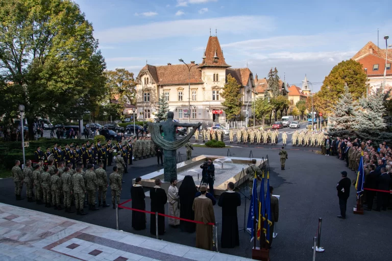 Ziua Armatei Române, sărbătorită la Sibiu. Rectorul ULBS: „Aducem un pios omagiu celor care au murit pentru ca noi să trăim într-o Românie modernă”