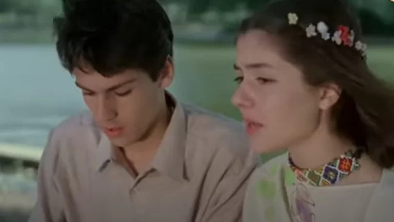 Filmul Liceenii revine după 40 de ani. Cine va interpreta rolurile principale