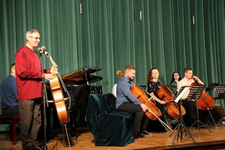 „Violoncellissimo” face popas, miercuri, la Sibiu