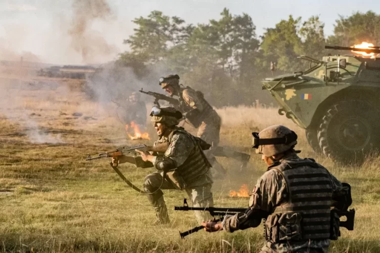 Trageri cu muniție reală în poligonul Poplaca