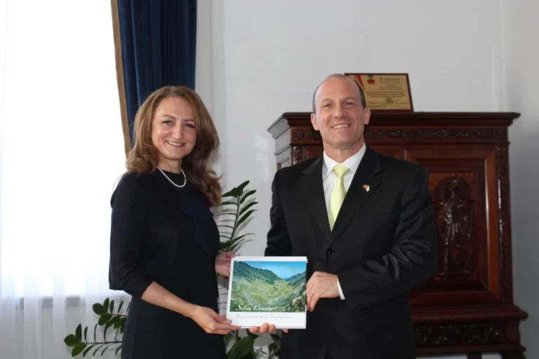 Excelența Sa domnul Reuven Azar, Ambasadorul Statului Israel în România, în vizită la Consiliul Județean Sibiu
