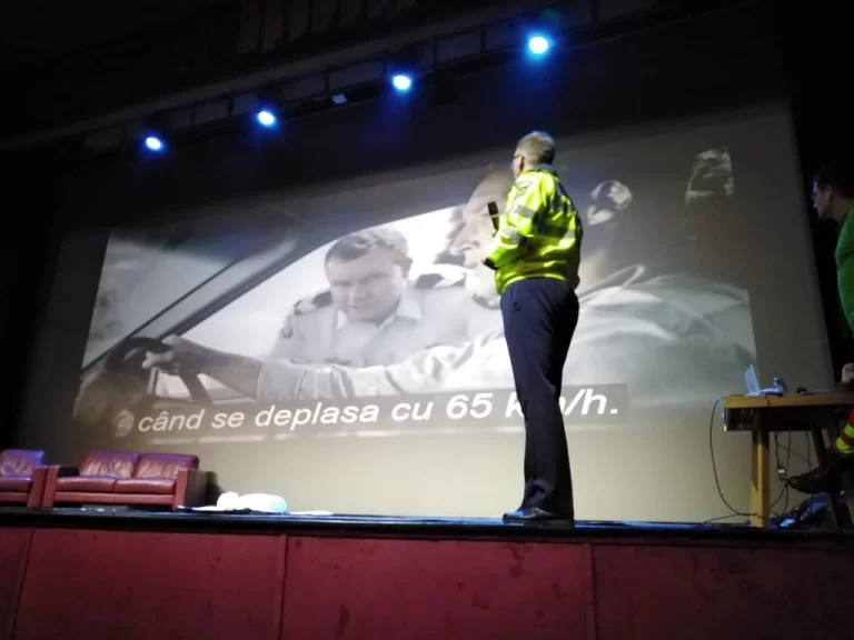 „Be Cool – Gândește înainte!”, proiect pentru liceenii din Sibiu care vor să obțină permisul de conducere